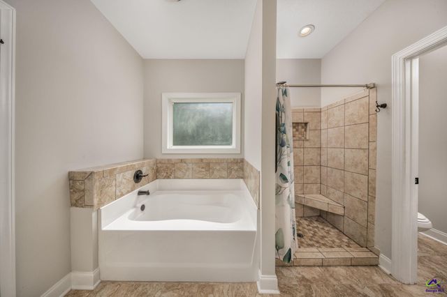 605 Adirondac Way, Bonaire, GA 31005