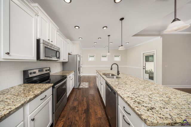 605 Adirondac Way, Bonaire, GA 31005