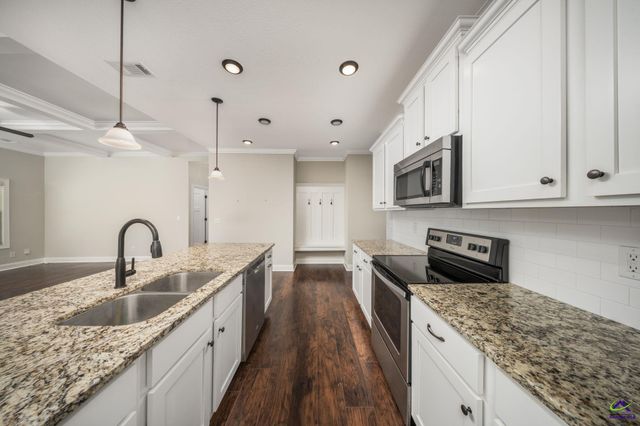 605 Adirondac Way, Bonaire, GA 31005