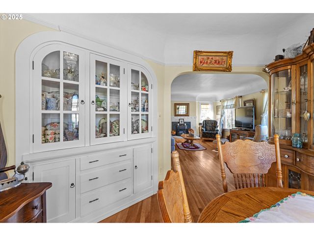 1112 SPRUCE St, Myrtle Point, OR 97458