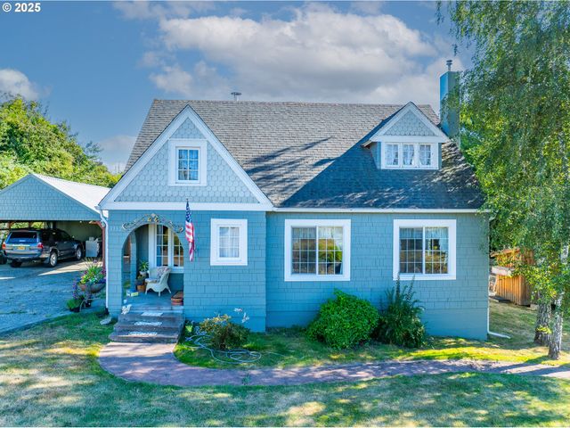 1112 SPRUCE St, Myrtle Point, OR 97458