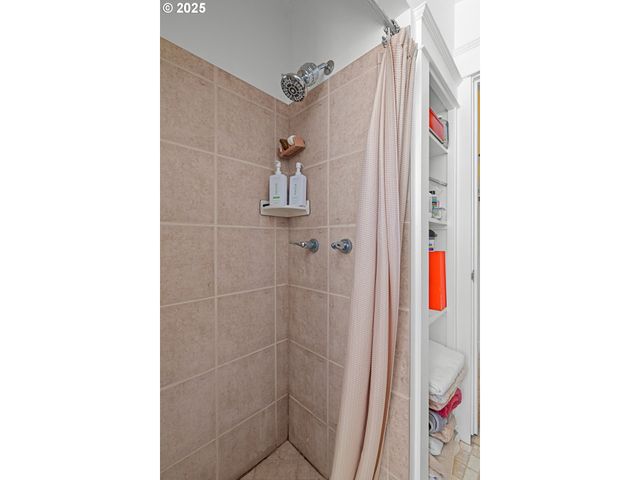 1112 SPRUCE St, Myrtle Point, OR 97458