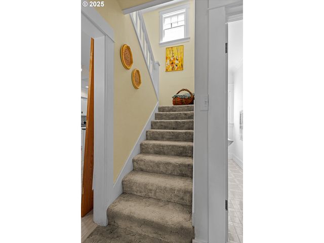 1112 SPRUCE St, Myrtle Point, OR 97458