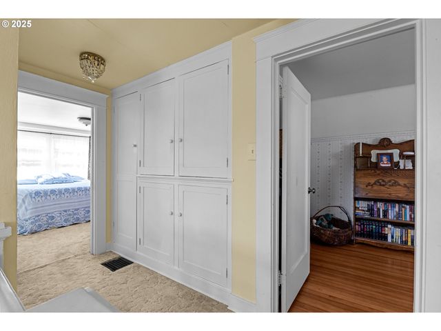 1112 SPRUCE St, Myrtle Point, OR 97458