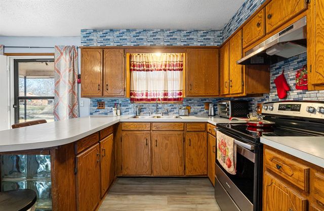 430 N 8th Avenue, Purcell, OK 73080