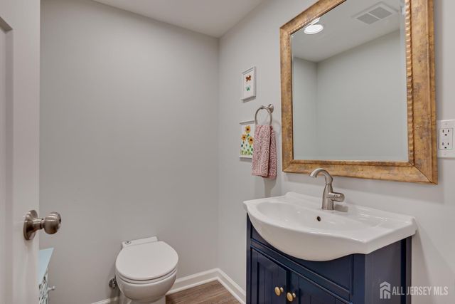 22 Spear Street, Metuchen, NJ 08840
