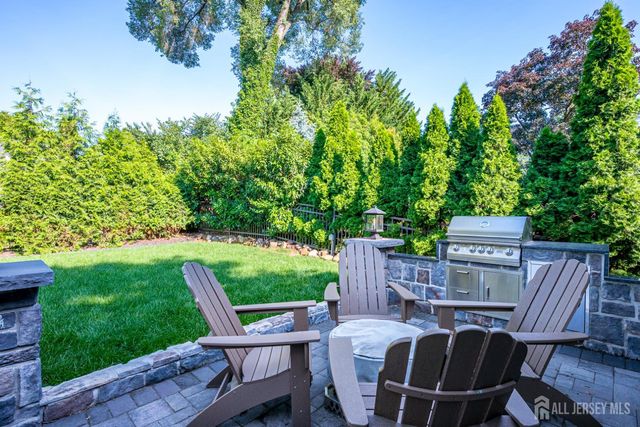 22 Spear Street, Metuchen, NJ 08840
