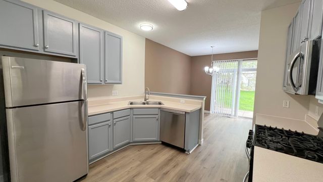 17050 78th Place N, Maple Grove, MN 55311
