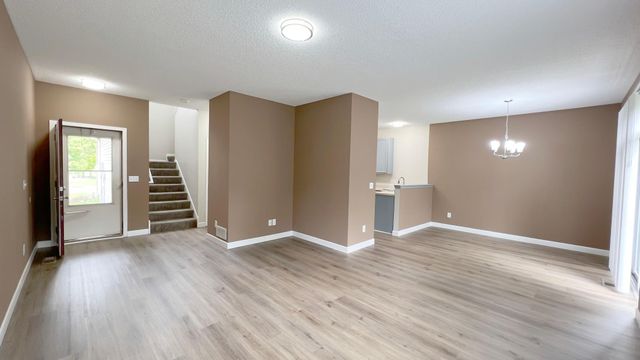 17050 78th Place N, Maple Grove, MN 55311
