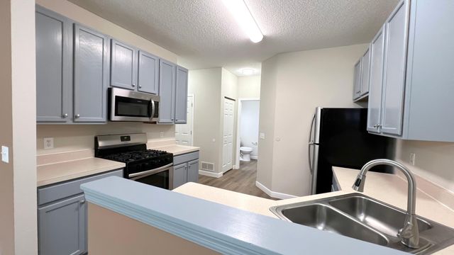 17050 78th Place N, Maple Grove, MN 55311