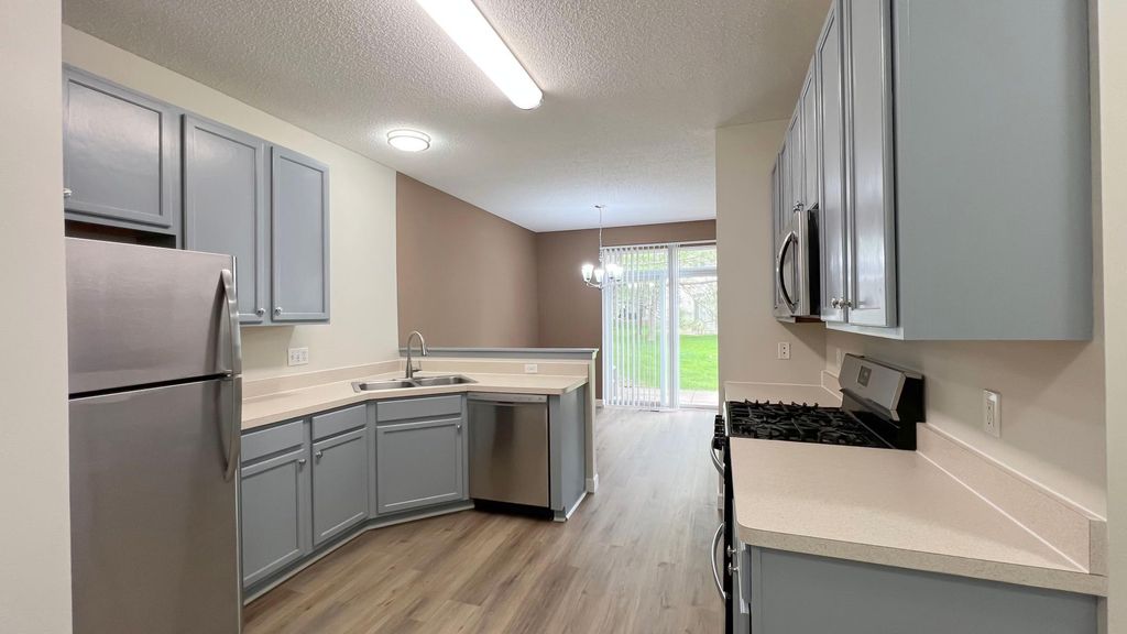 17050 78th Place N, Maple Grove, MN 55311