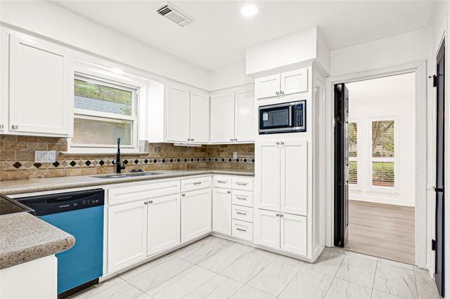 1418 Pirates Cove, Houston, TX 77058