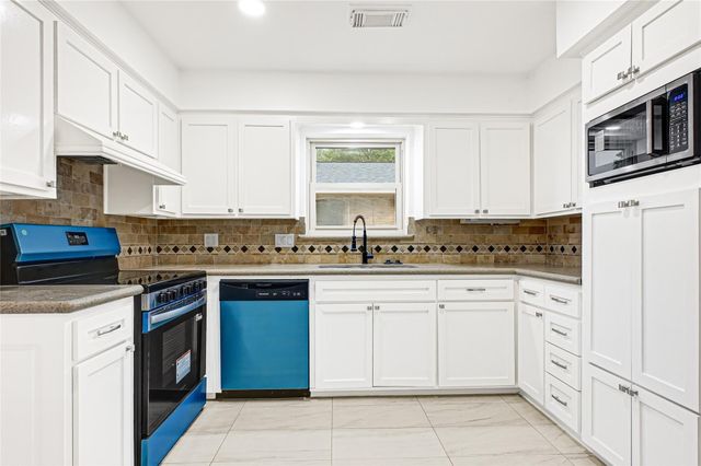 1418 Pirates Cove, Houston, TX 77058