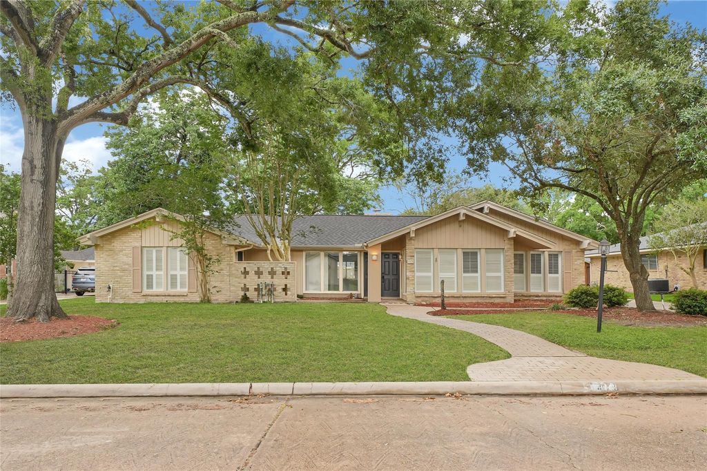 1418 Pirates Cove, Houston, TX 77058