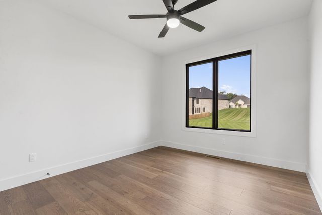 1999 N Alysheba Court, Springfield, MO 65802