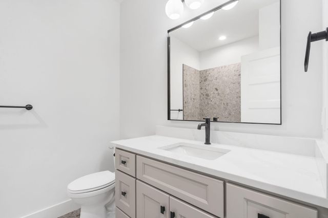 1999 N Alysheba Court, Springfield, MO 65802