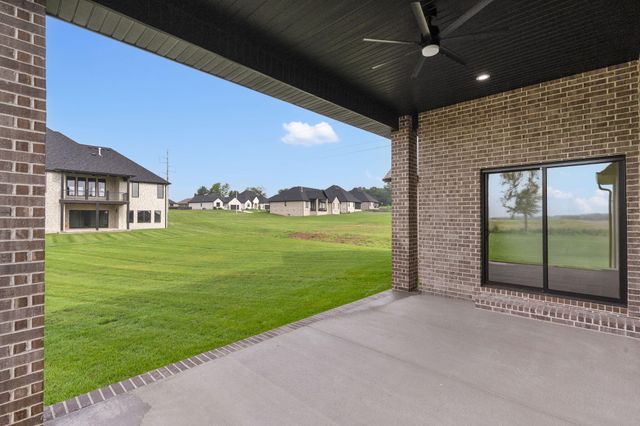 1999 N Alysheba Court, Springfield, MO 65802