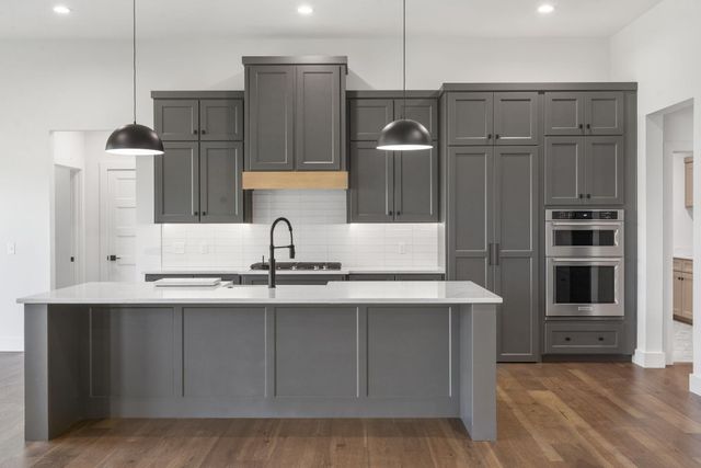 1999 N Alysheba Court, Springfield, MO 65802