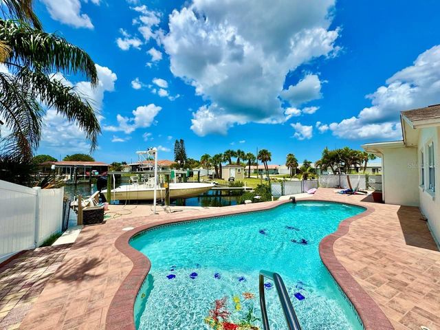 5017 ANCHOR WAY, New Port Richey, FL 34652