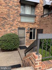 620 S 15TH ST S #1, Arlington, VA 22202