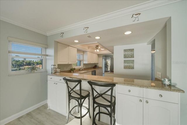 633 ALHAMBRA ROAD 301, Venice, FL 34285