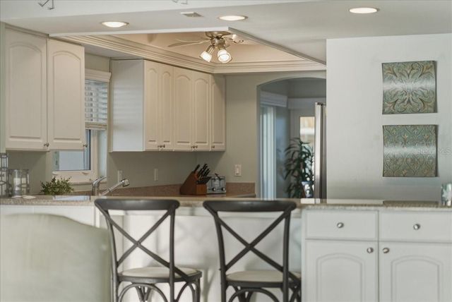 633 ALHAMBRA ROAD 301, Venice, FL 34285