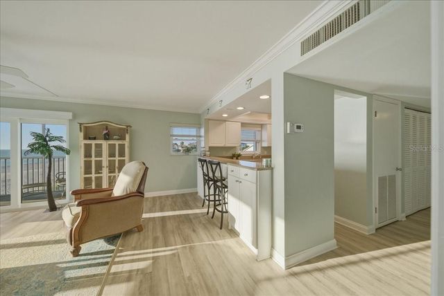 633 ALHAMBRA ROAD 301, Venice, FL 34285