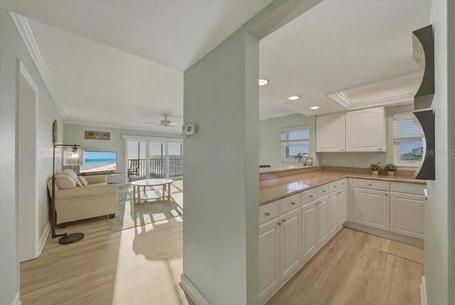 633 ALHAMBRA ROAD 301, Venice, FL 34285