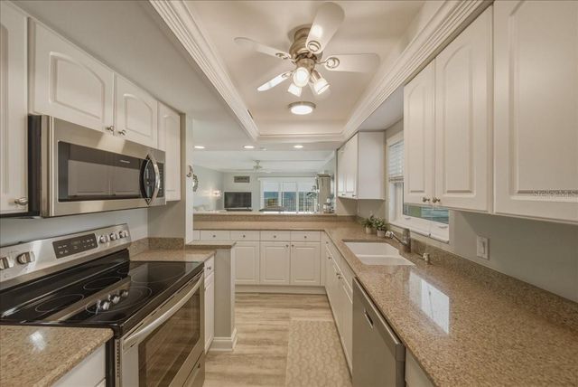 633 ALHAMBRA ROAD 301, Venice, FL 34285