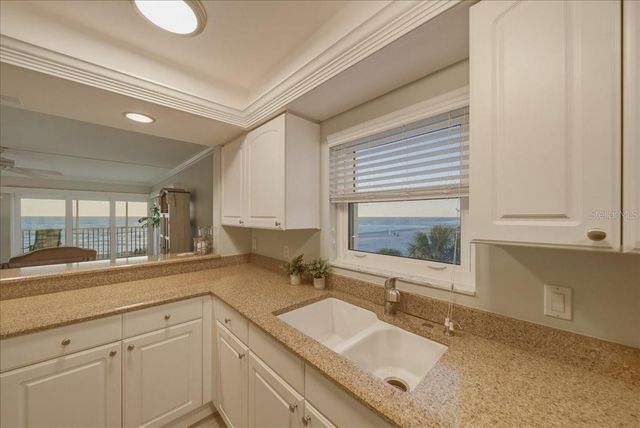 633 ALHAMBRA ROAD 301, Venice, FL 34285