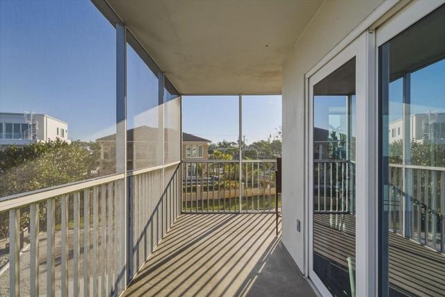 633 ALHAMBRA ROAD 301, Venice, FL 34285