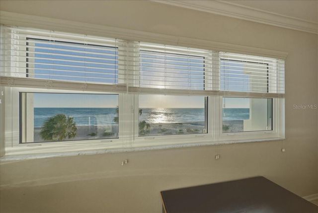 633 ALHAMBRA ROAD 301, Venice, FL 34285