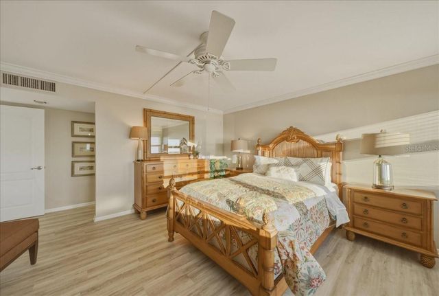 633 ALHAMBRA ROAD 301, Venice, FL 34285