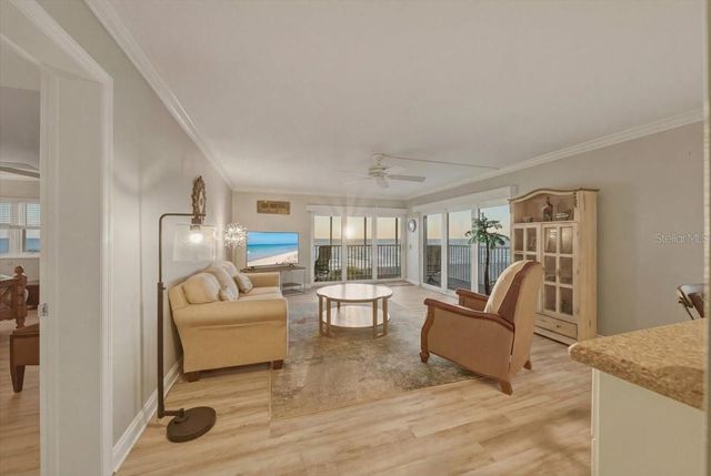 633 ALHAMBRA ROAD 301, Venice, FL 34285