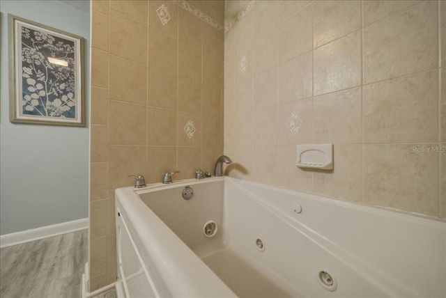 633 ALHAMBRA ROAD 301, Venice, FL 34285