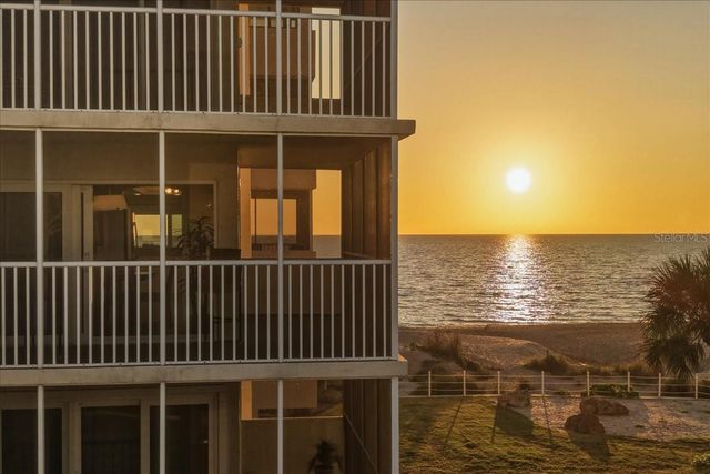 633 ALHAMBRA ROAD 301, Venice, FL 34285