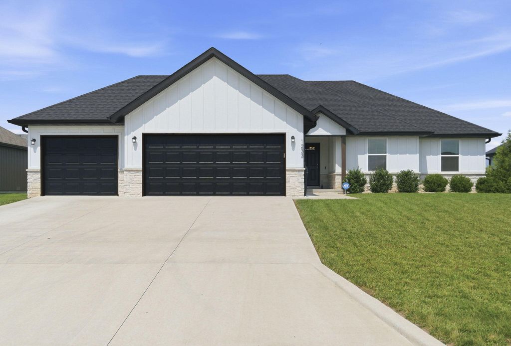 1233 S Antietam Road, Republic, MO 65738