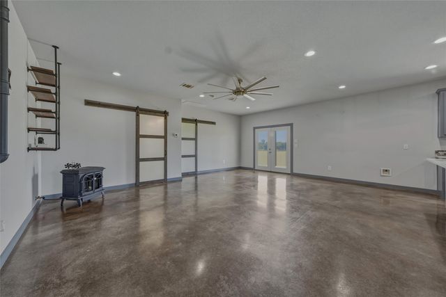899 Bennett Road, Millsap, TX 76066