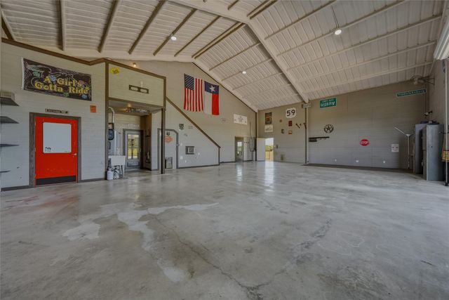 899 Bennett Road, Millsap, TX 76066