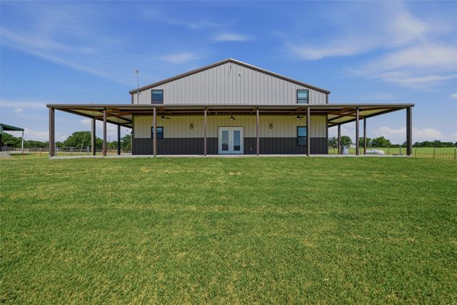 899 Bennett Road, Millsap, TX 76066