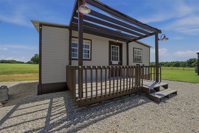 899 Bennett Road, Millsap, TX 76066