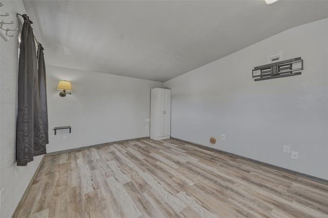 899 Bennett Road, Millsap, TX 76066