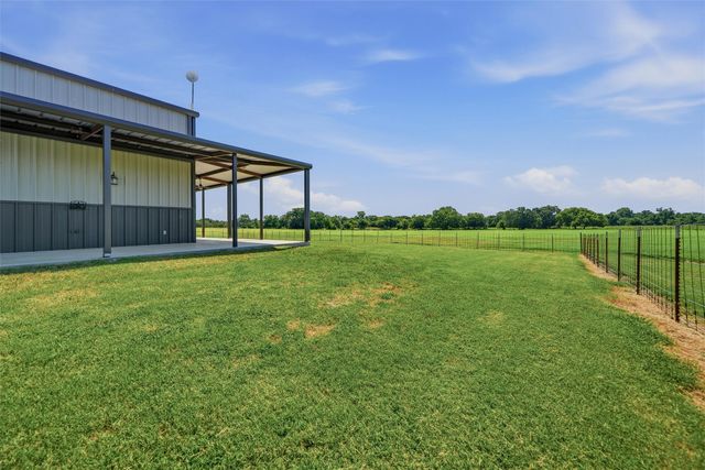 899 Bennett Road, Millsap, TX 76066