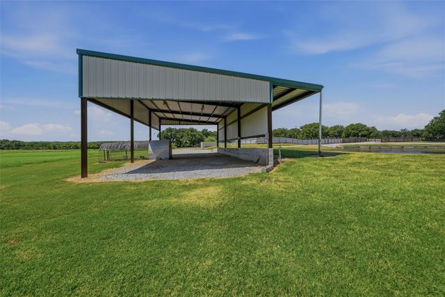 899 Bennett Road, Millsap, TX 76066