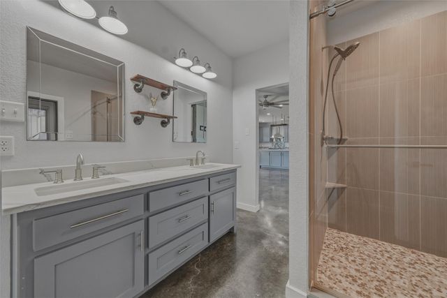 899 Bennett Road, Millsap, TX 76066