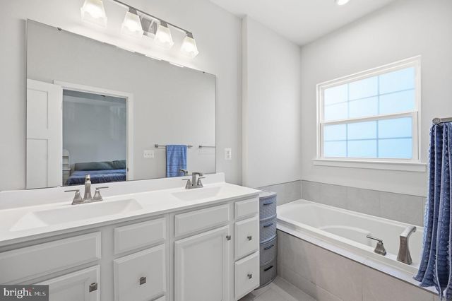 42532 TIBER FALLS SQ, Sterling, VA 20166