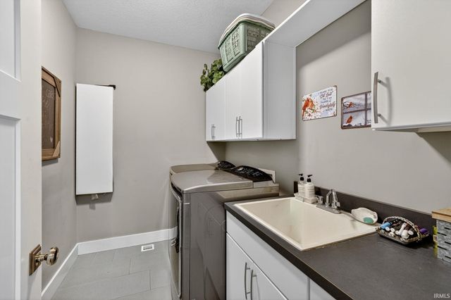 51181 Kerry Glen Drive, South Bend, IN 46637