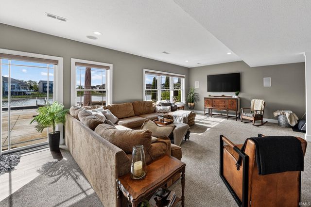 51181 Kerry Glen Drive, South Bend, IN 46637