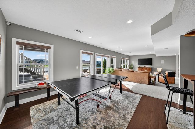 51181 Kerry Glen Drive, South Bend, IN 46637