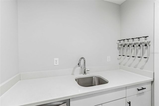 1332 W GRAY STREET 5, Tampa, FL 33606